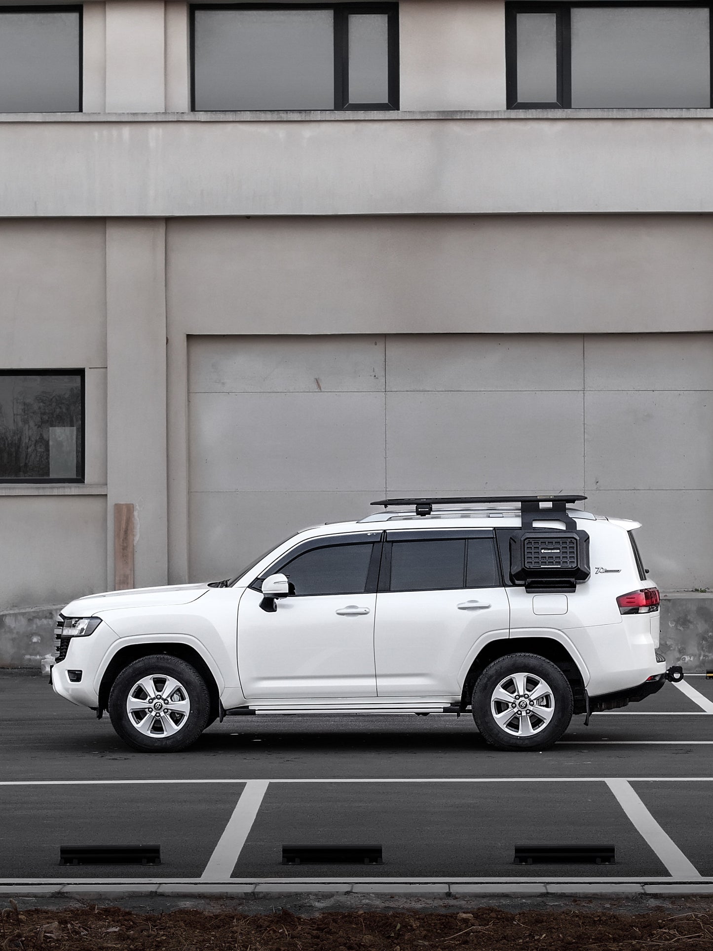 TOYOTA LC300 トヨタ ランクル300 STORM ルーフラック