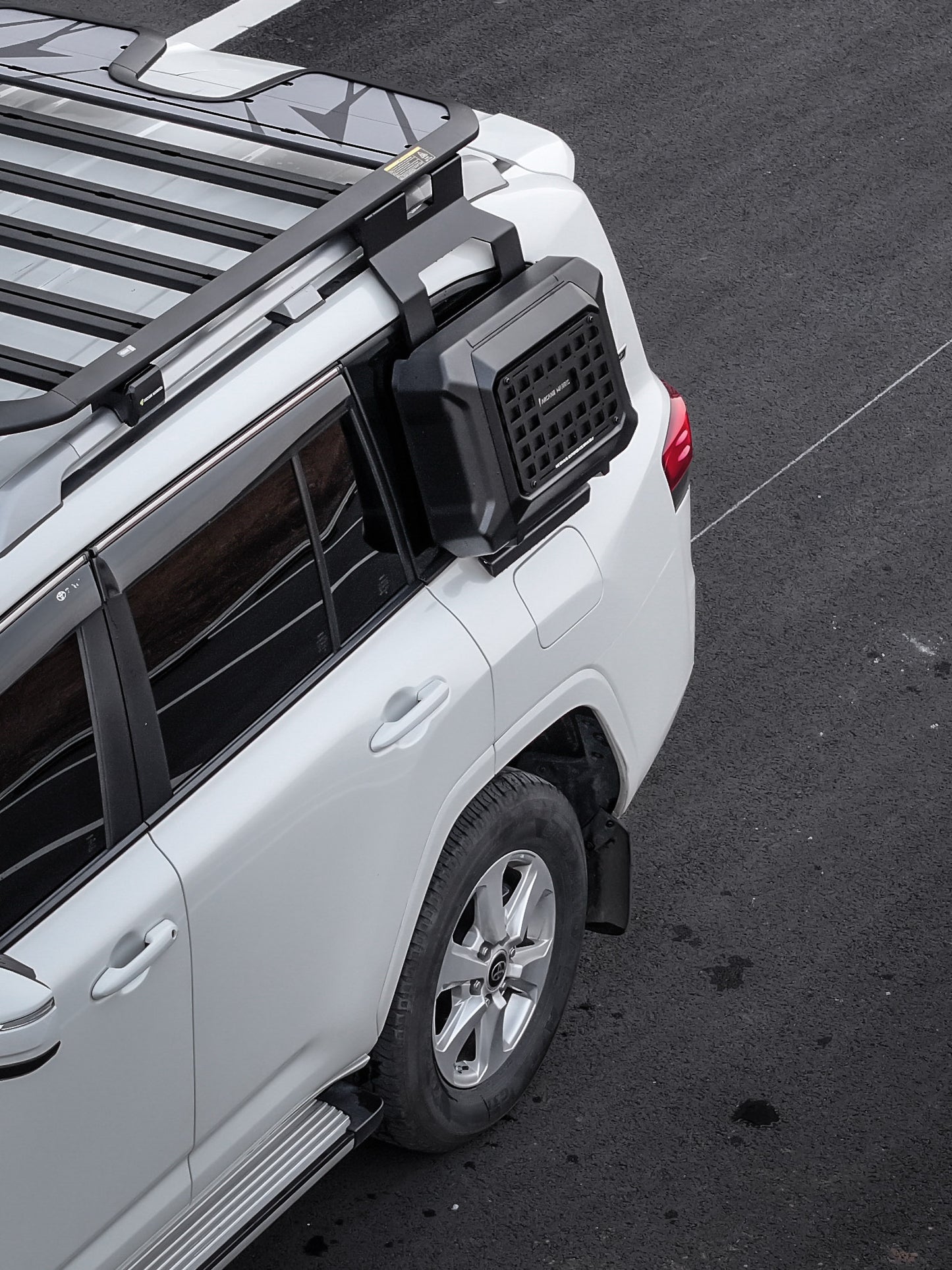 TOYOTA LC300 トヨタ ランクル300 STORM ルーフラック